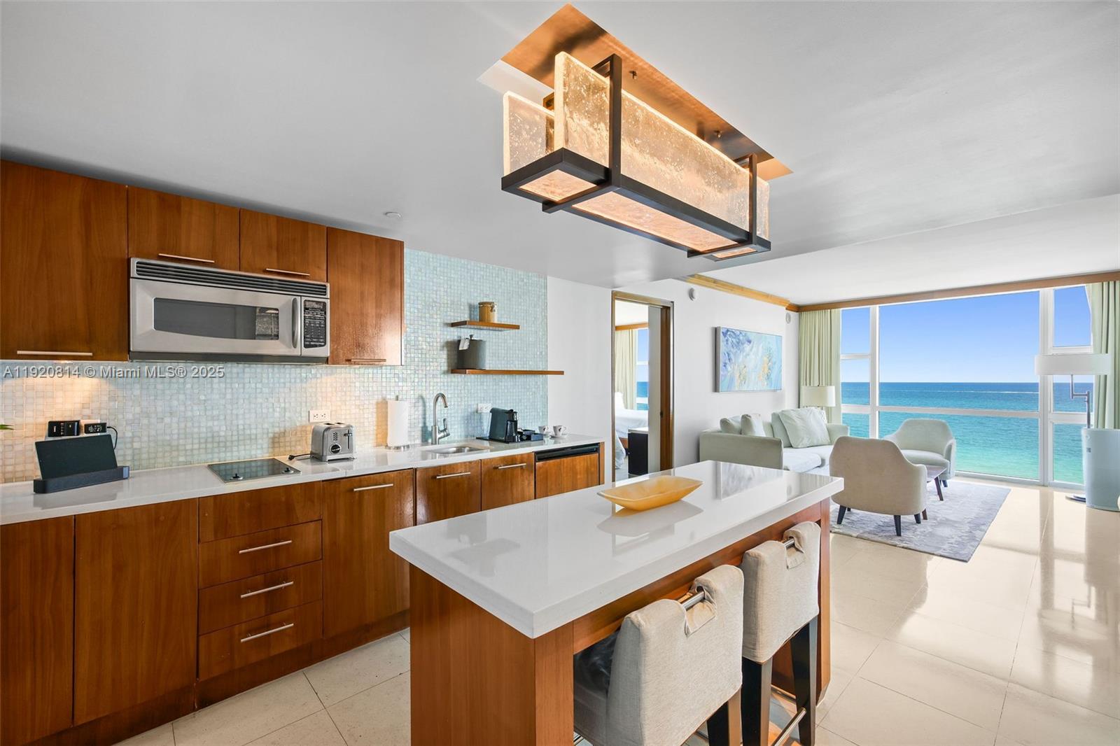 6801 Collins Ave #822(Door#) 805 (Legal#), Miami Beach FL 33141