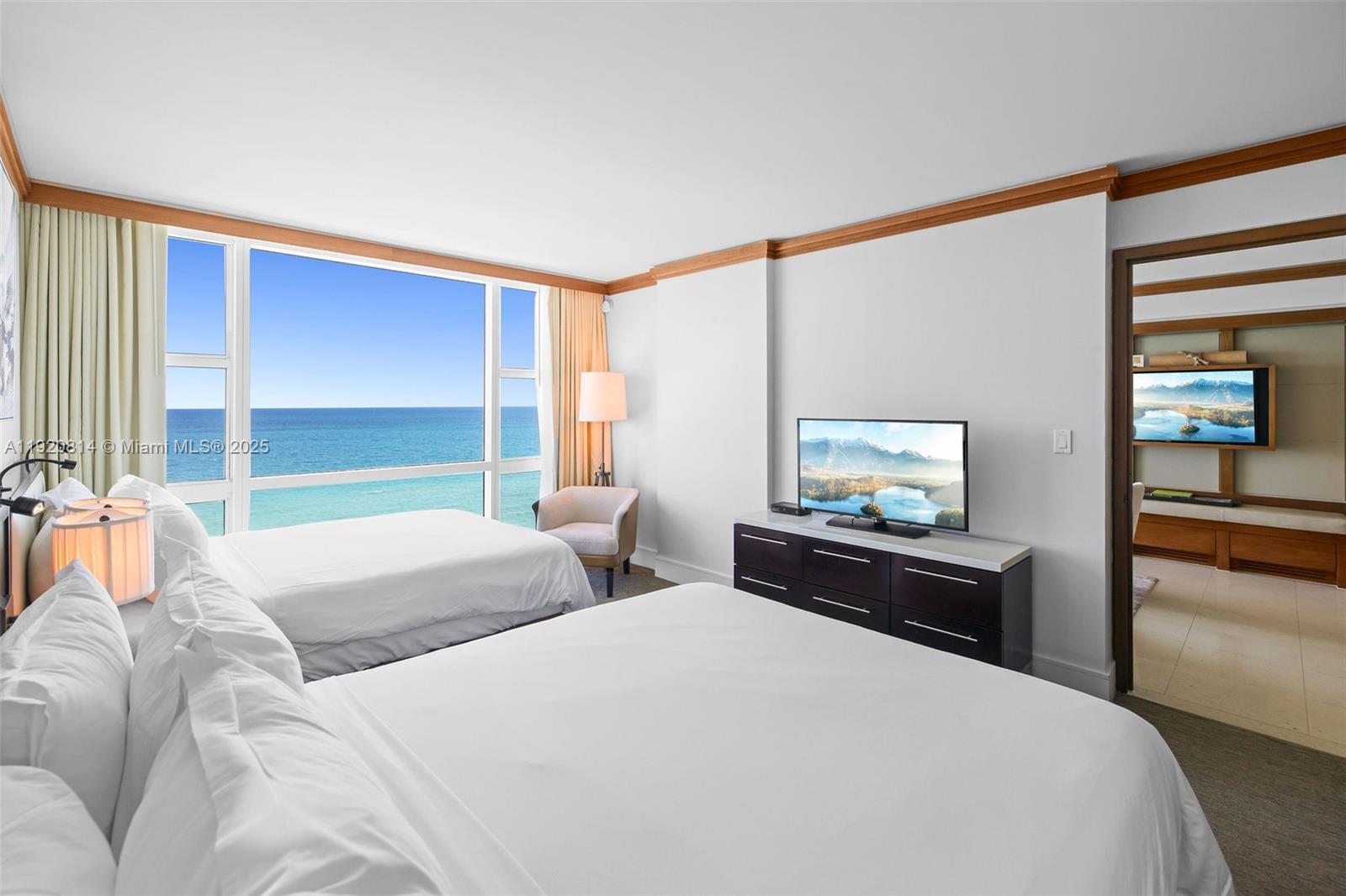 6801 Collins Ave #822(Door#) 805 (Legal#), Miami Beach FL 33141