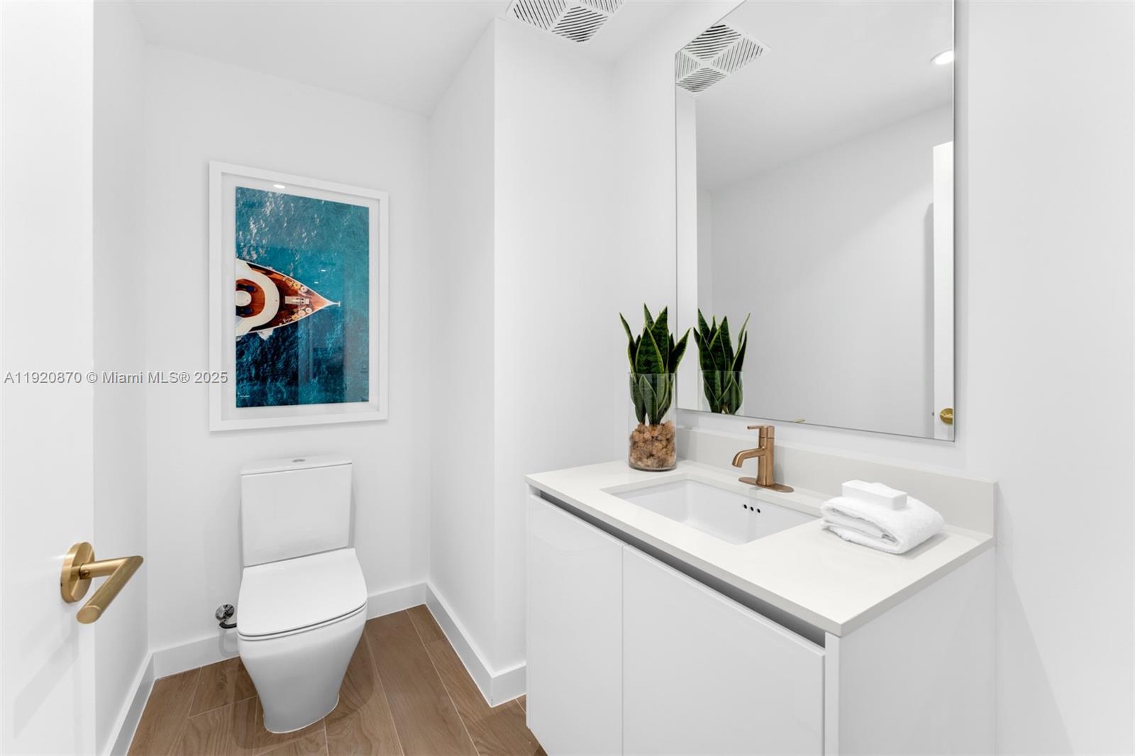 2678 Tigertail Ave #1504, Miami FL 33133