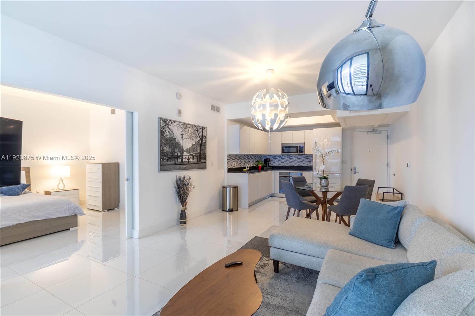 1010 Brickell Ave #4207, Miami FL 33131