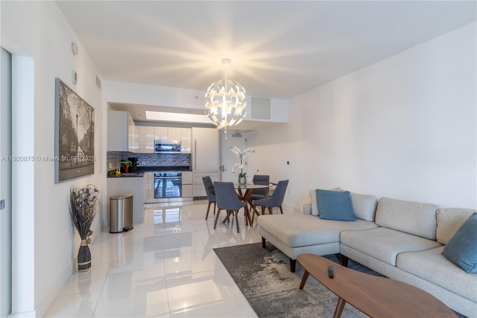 1010 Brickell Ave #4207, Miami FL 33131