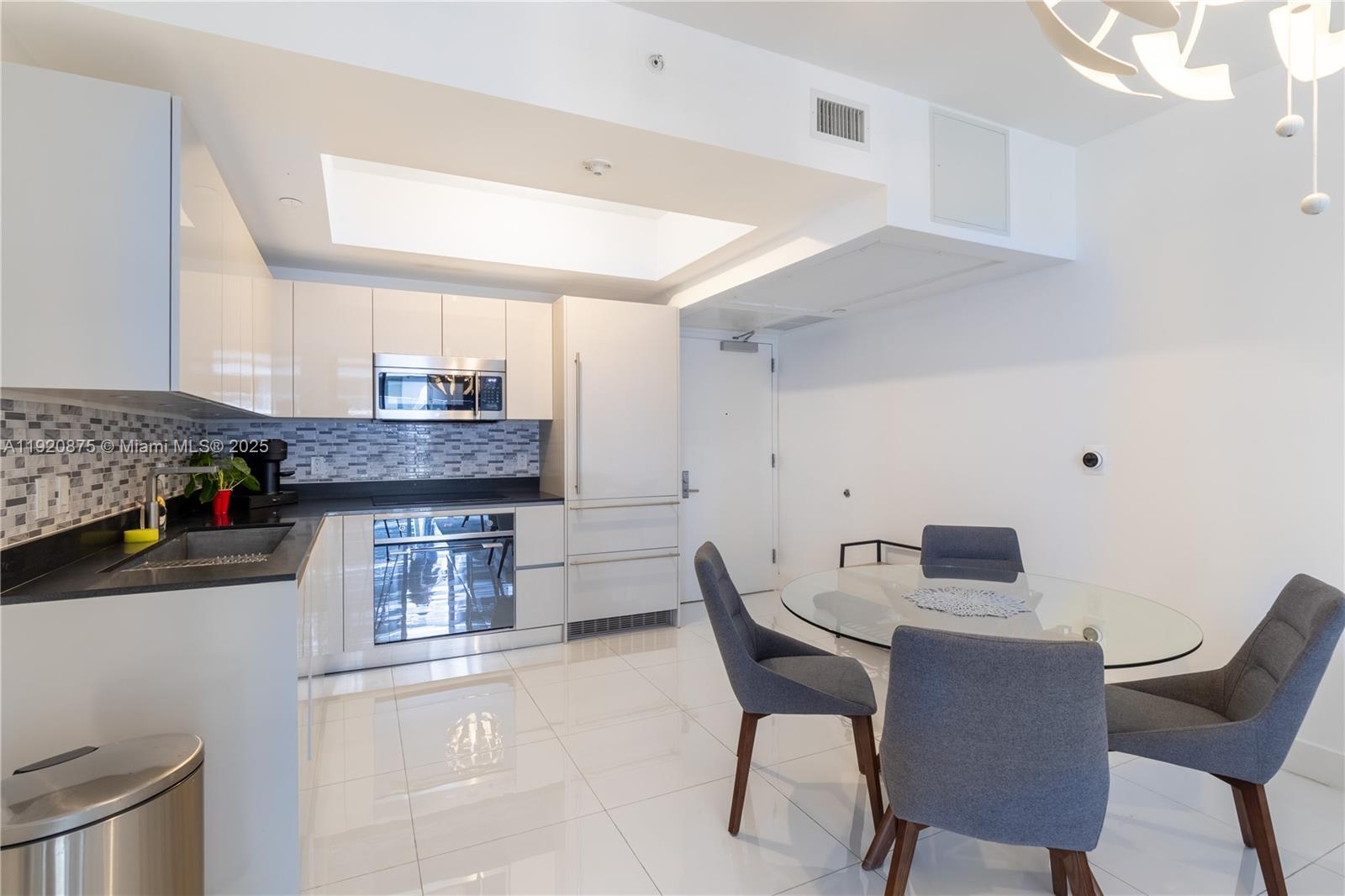 1010 Brickell Ave #4207, Miami FL 33131
