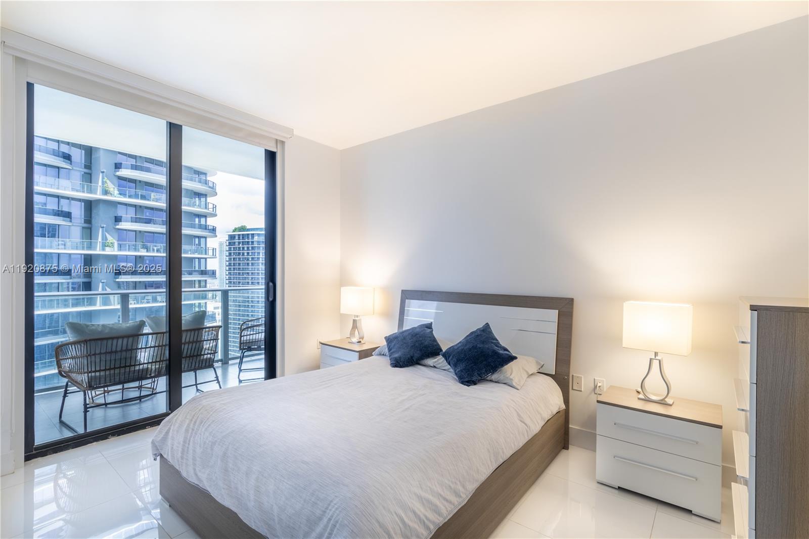 1010 Brickell Ave #4207, Miami FL 33131