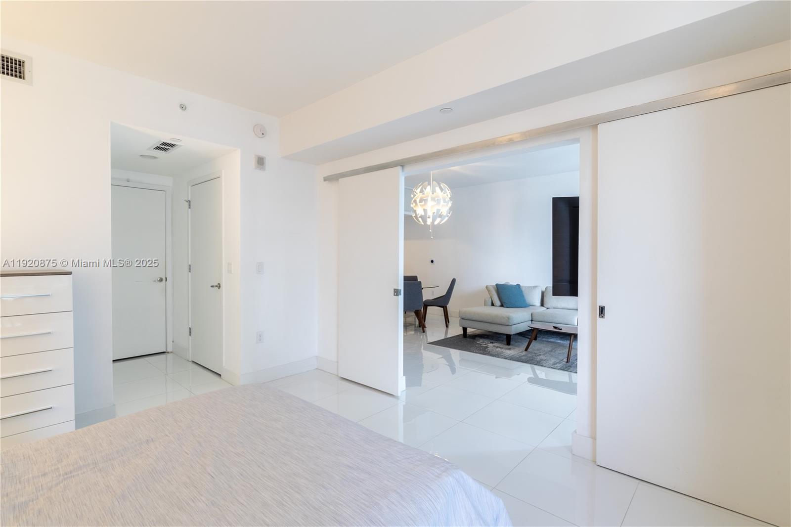 1010 Brickell Ave #4207, Miami FL 33131