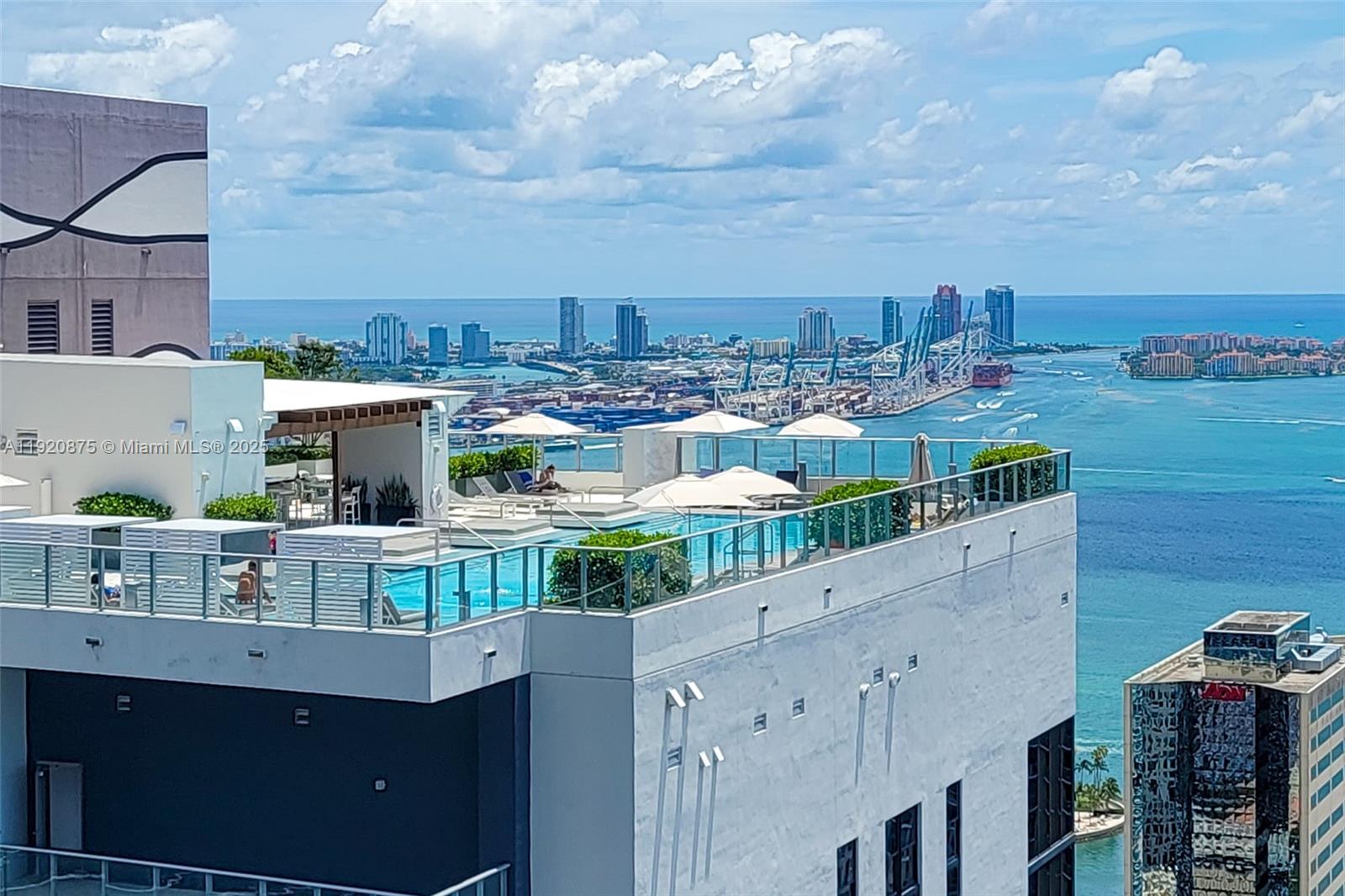 1010 Brickell Ave #4207, Miami FL 33131