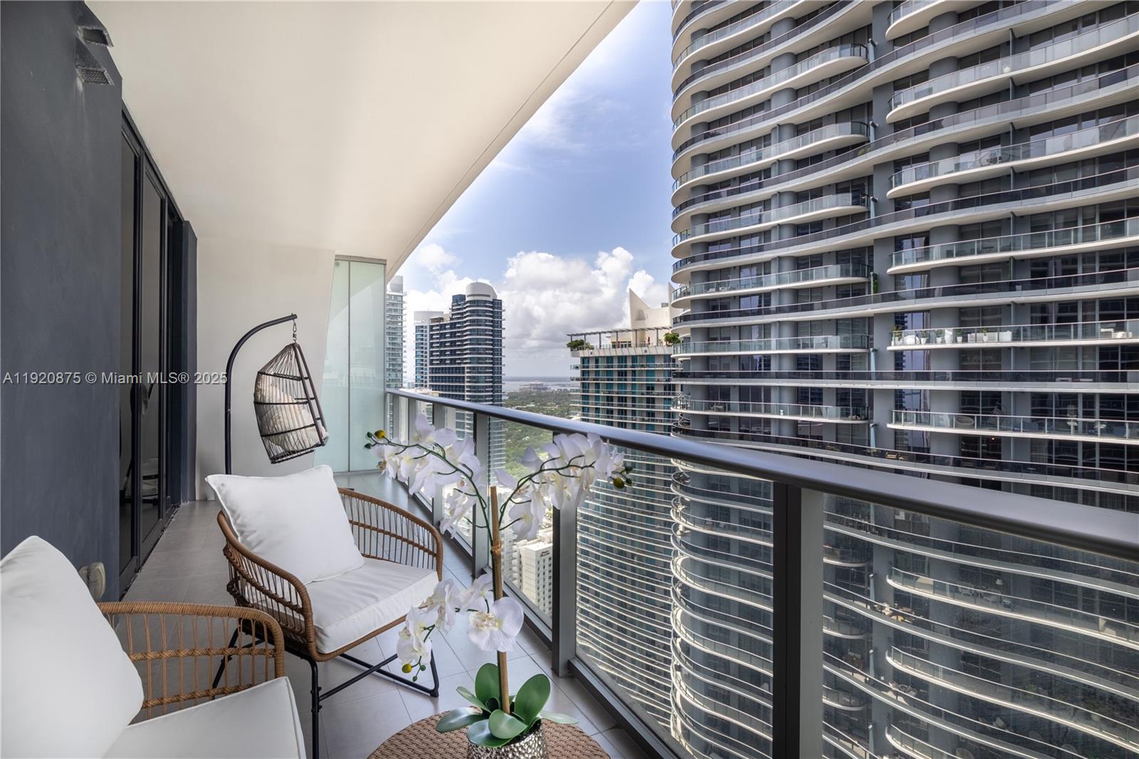 1010 Brickell Ave #4207, Miami FL 33131
