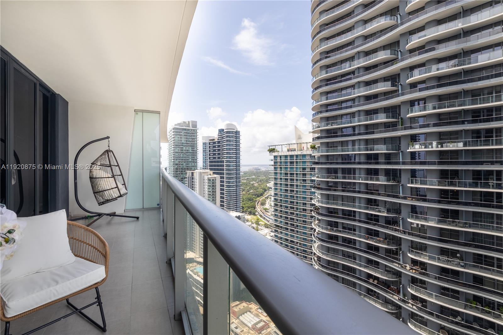 1010 Brickell Ave #4207, Miami FL 33131