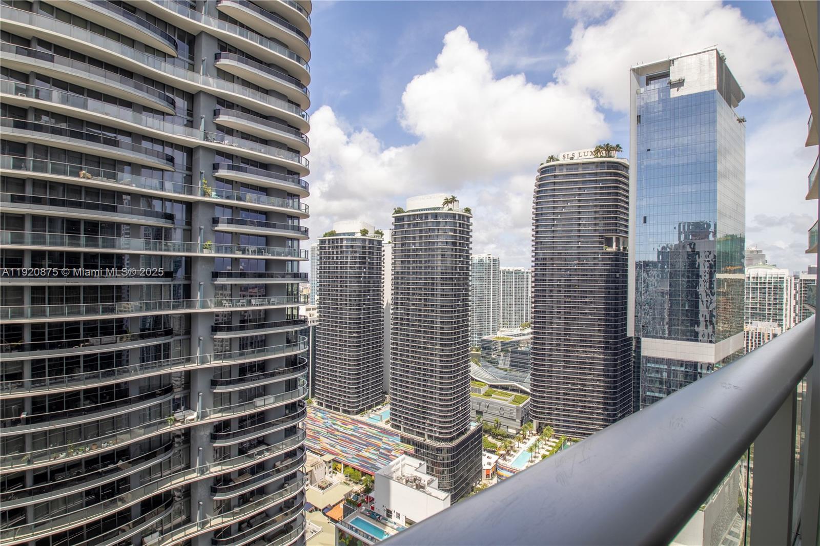 1010 Brickell Ave #4207, Miami FL 33131