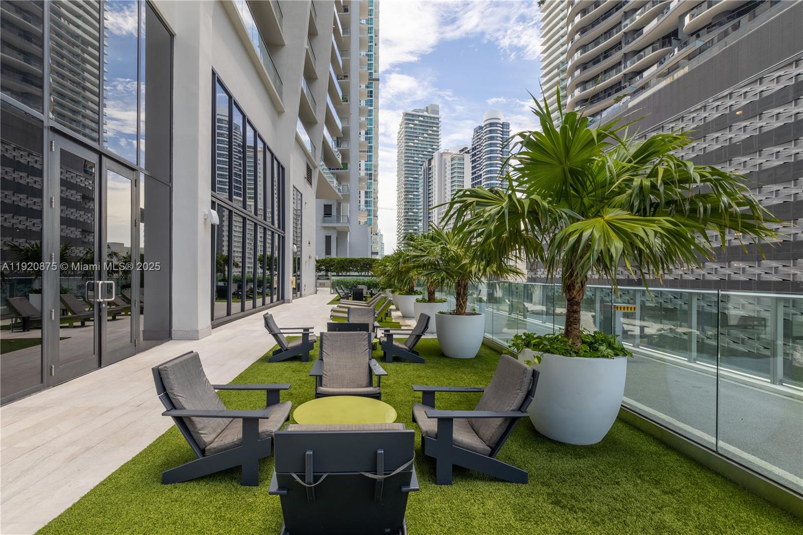1010 Brickell Ave #4207, Miami FL 33131