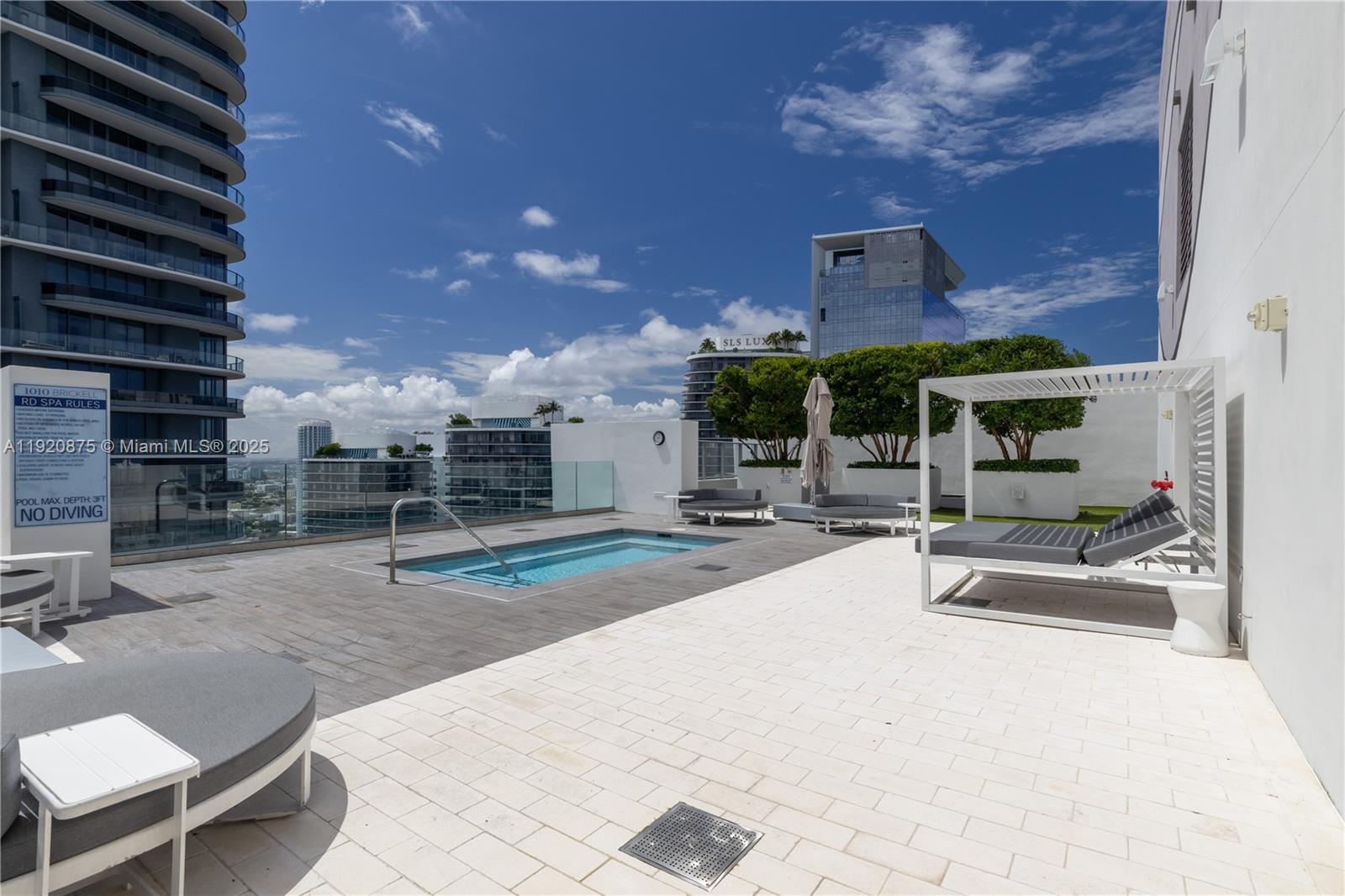 1010 Brickell Ave #4207, Miami FL 33131
