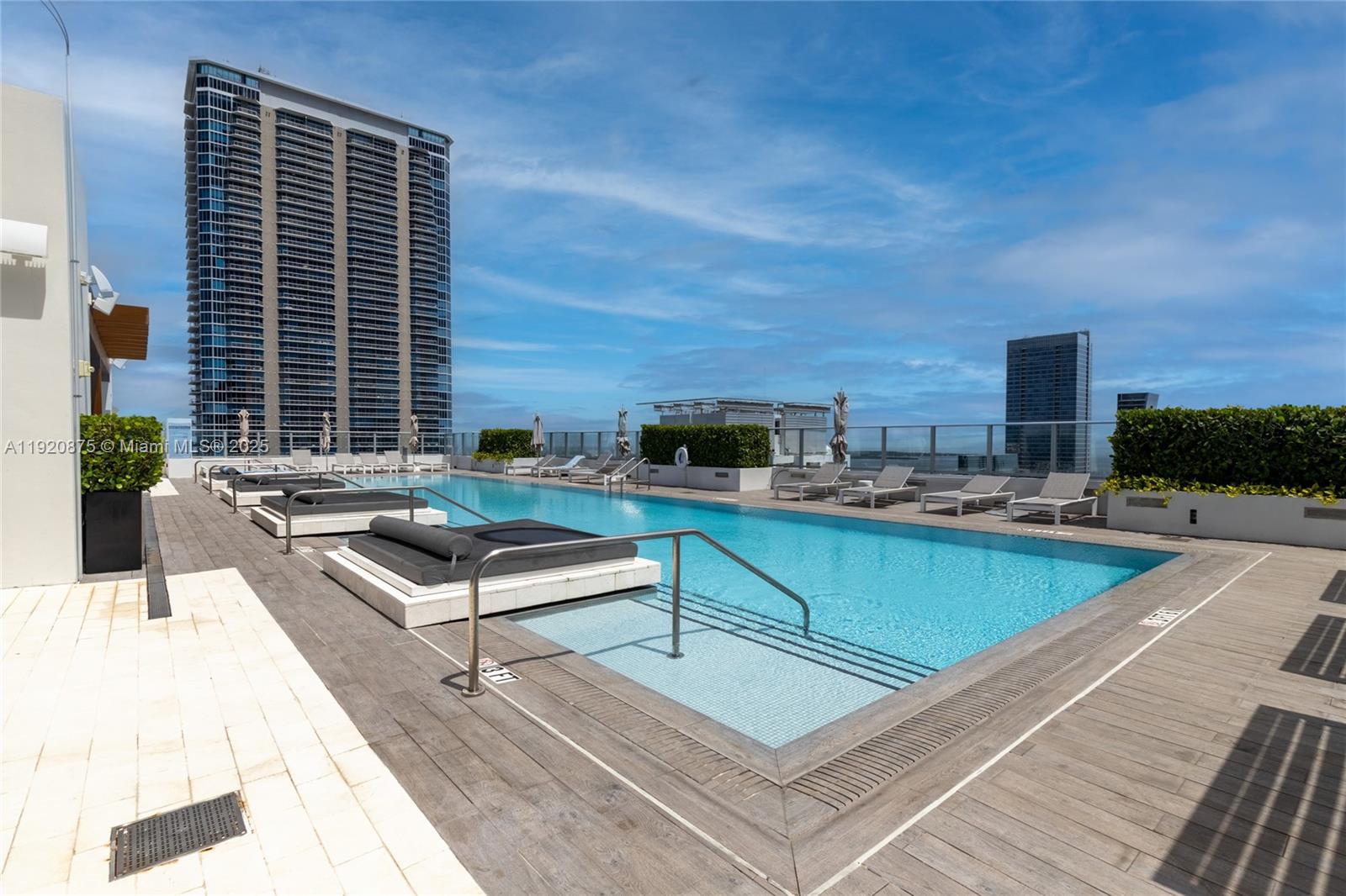 1010 Brickell Ave #4207, Miami FL 33131