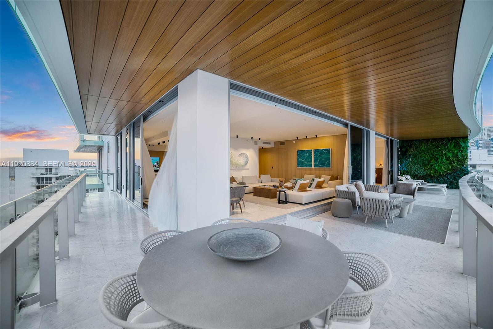 5775 Collins Ave #1501, Miami Beach FL 33140