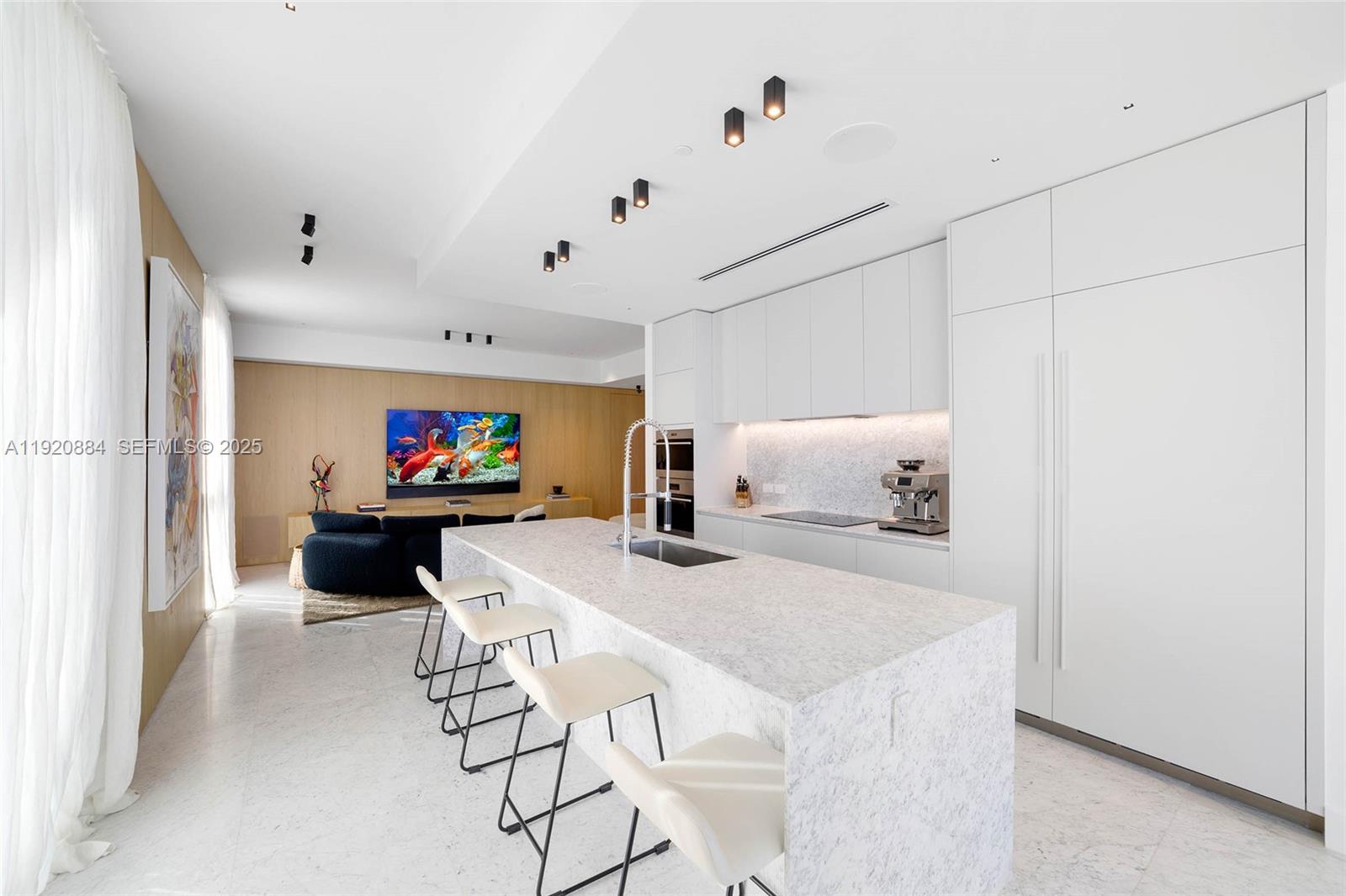 5775 Collins Ave #1501, Miami Beach FL 33140