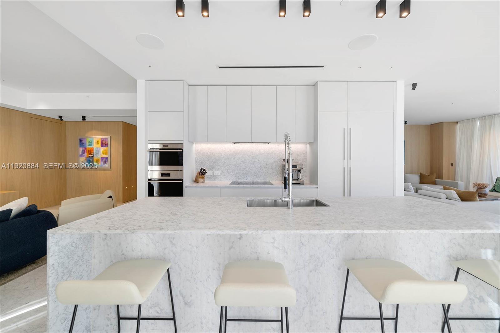 5775 Collins Ave #1501, Miami Beach FL 33140