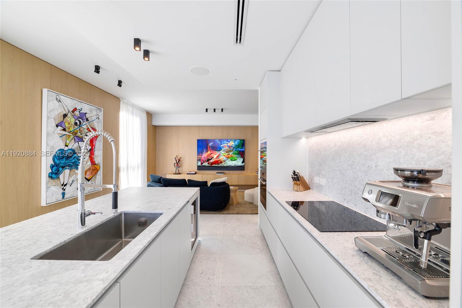 5775 Collins Ave #1501, Miami Beach FL 33140