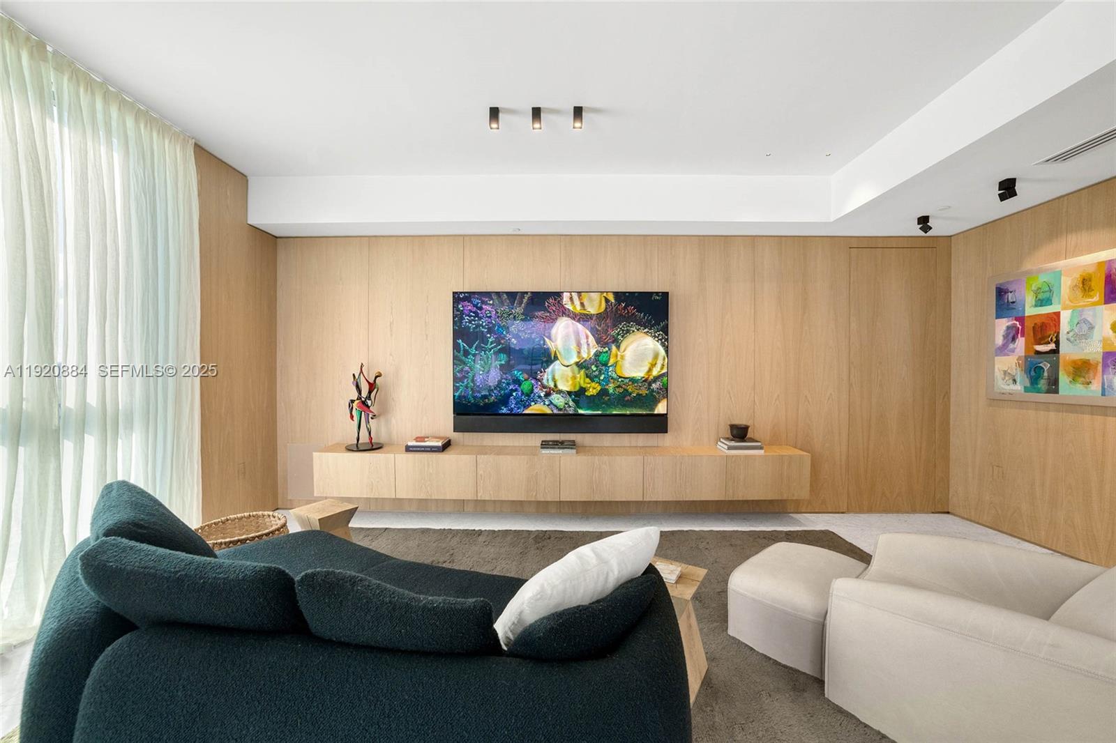 5775 Collins Ave #1501, Miami Beach FL 33140