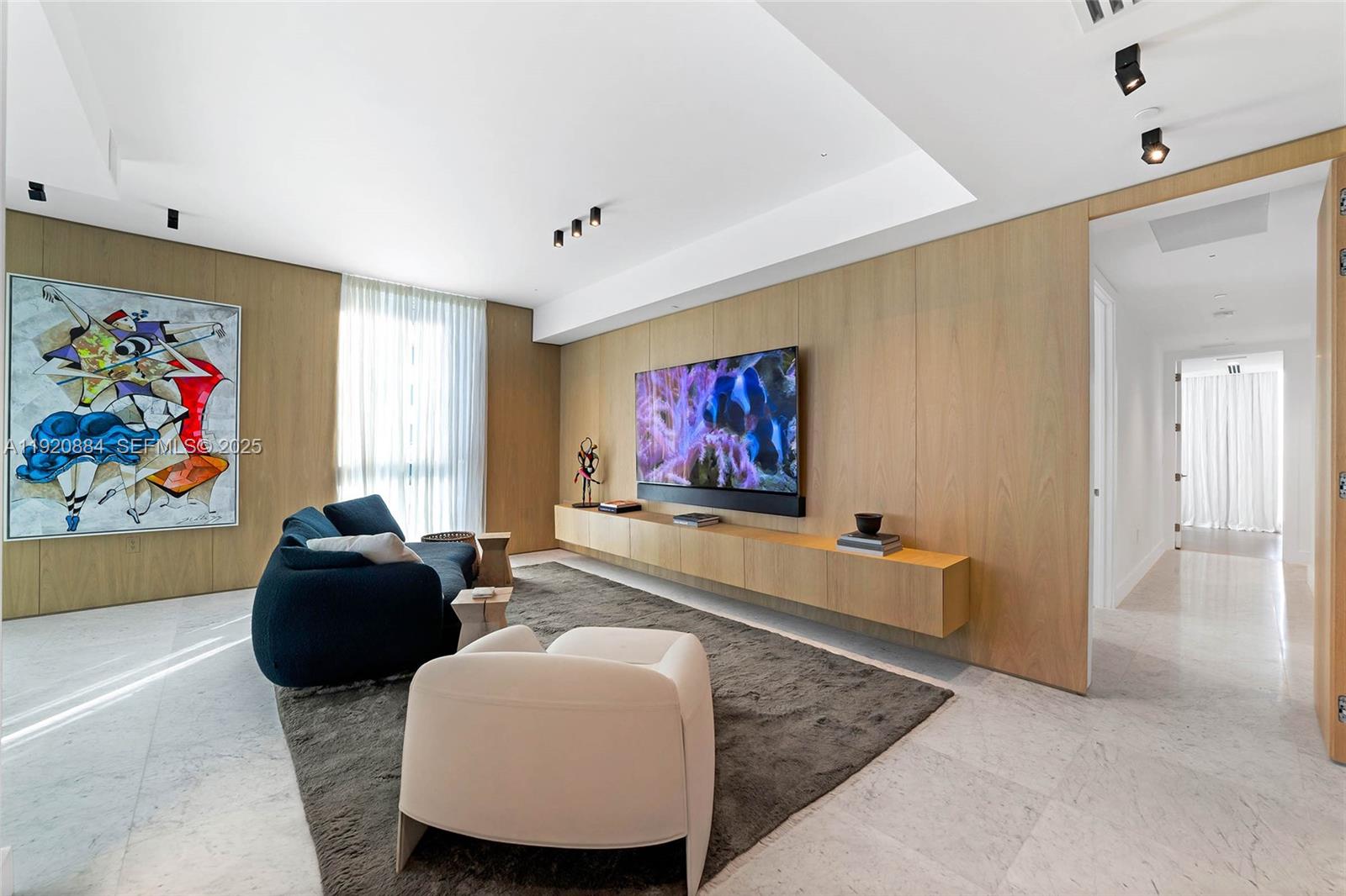 5775 Collins Ave #1501, Miami Beach FL 33140
