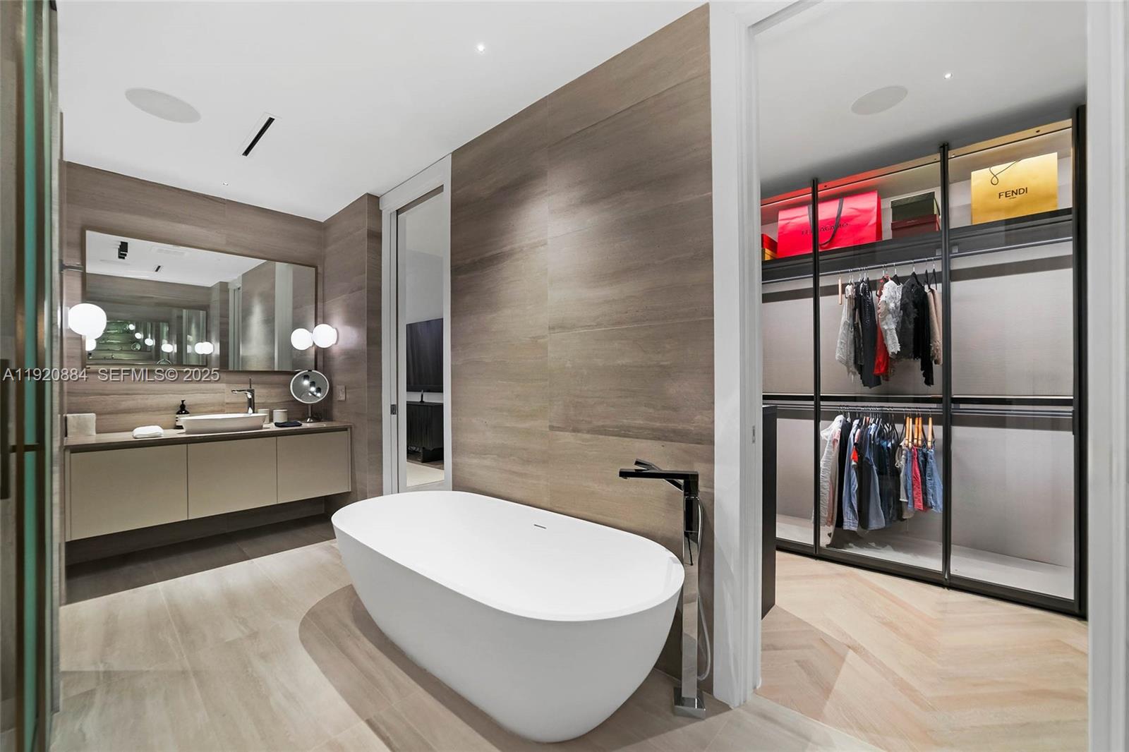 5775 Collins Ave #1501, Miami Beach FL 33140
