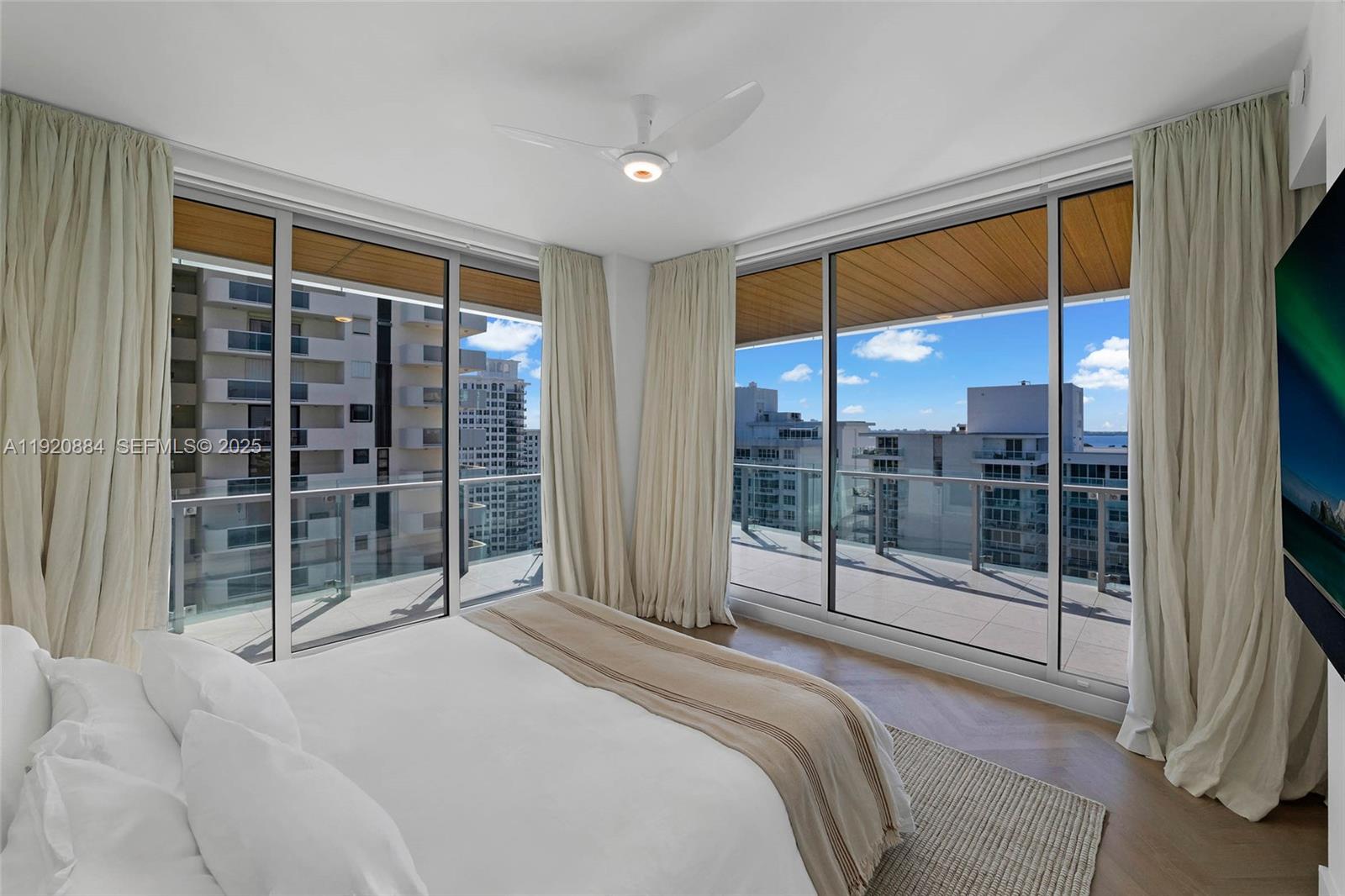 5775 Collins Ave #1501, Miami Beach FL 33140