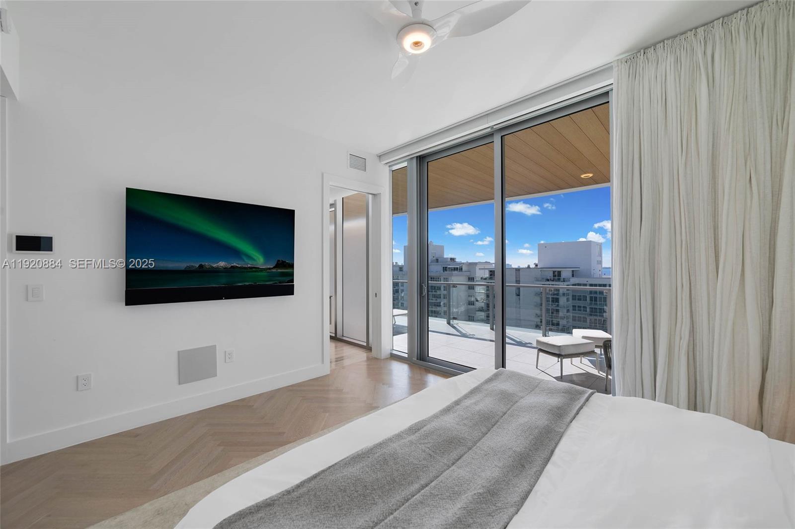 5775 Collins Ave #1501, Miami Beach FL 33140