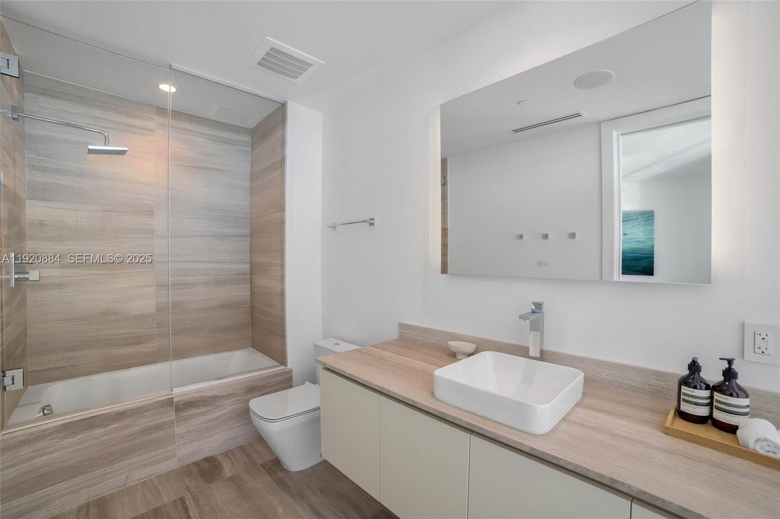 5775 Collins Ave #1501, Miami Beach FL 33140