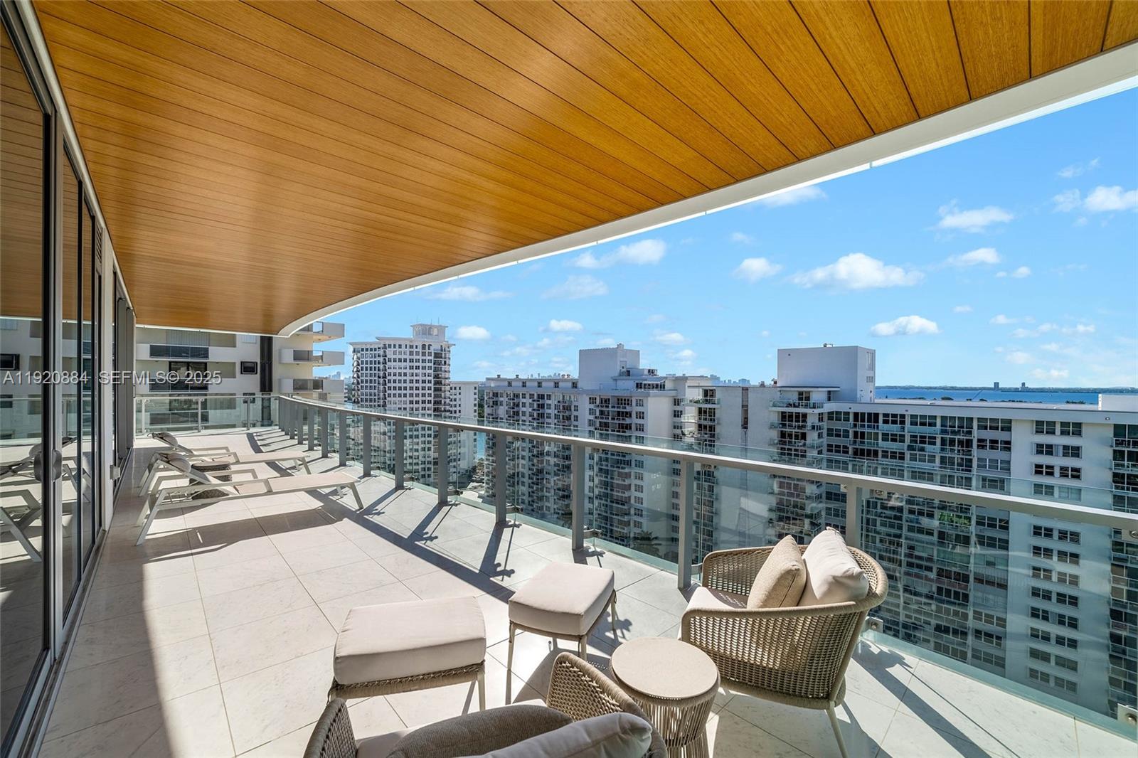 5775 Collins Ave #1501, Miami Beach FL 33140