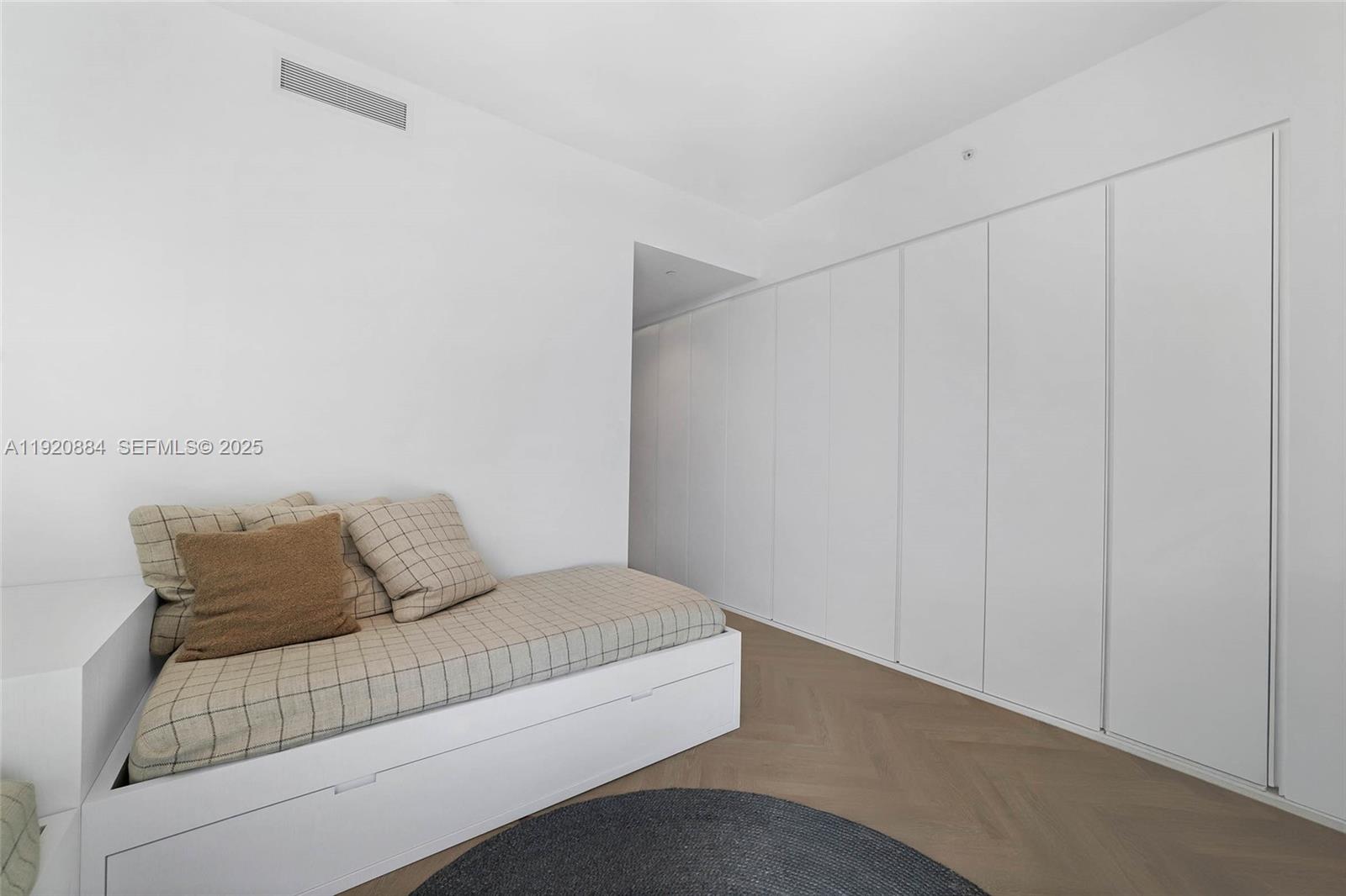 5775 Collins Ave #1501, Miami Beach FL 33140