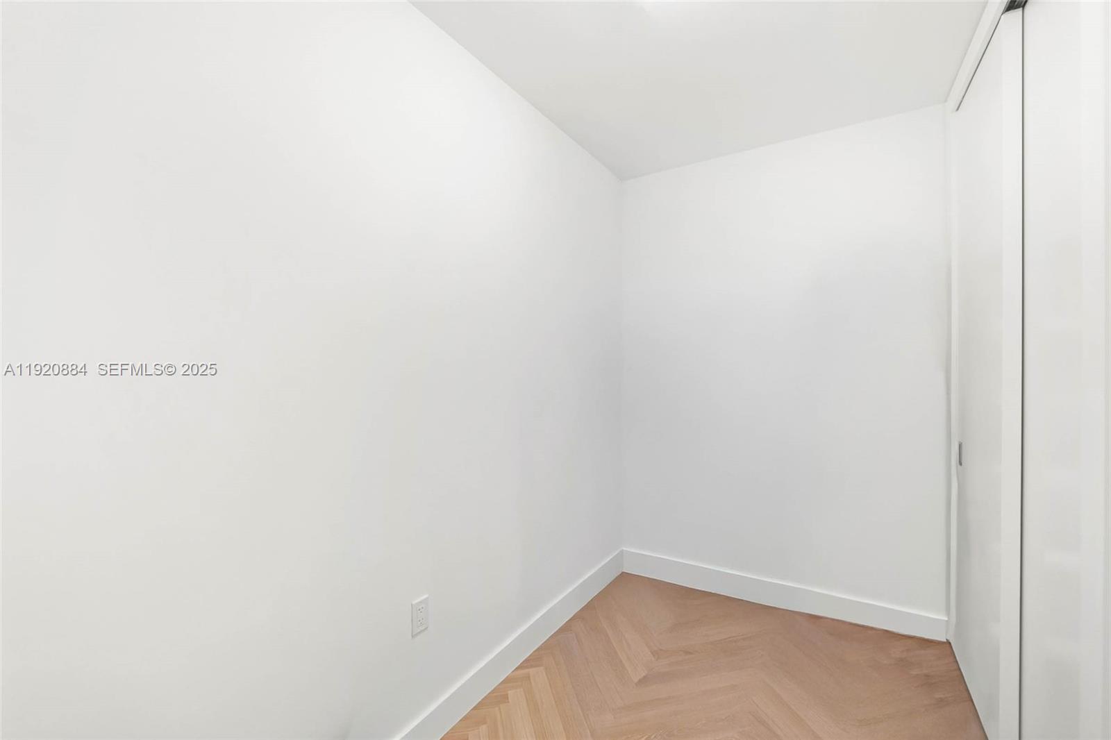5775 Collins Ave #1501, Miami Beach FL 33140
