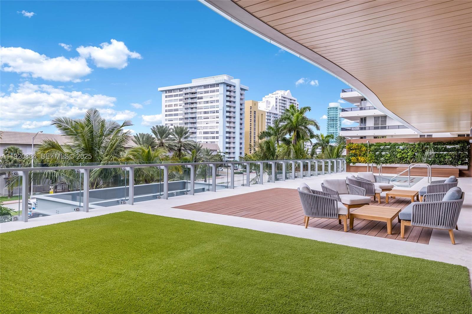 5775 Collins Ave #1501, Miami Beach FL 33140