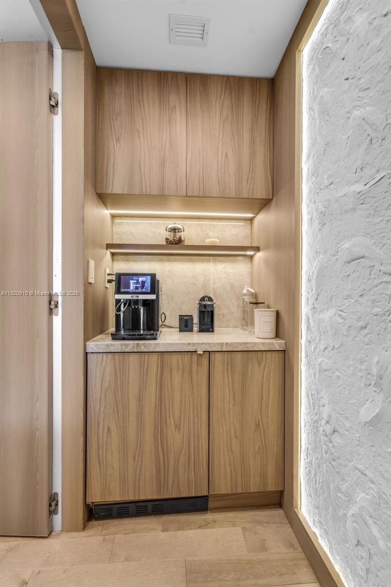 1040 Biscayne Blvd #1403, Miami FL 33132