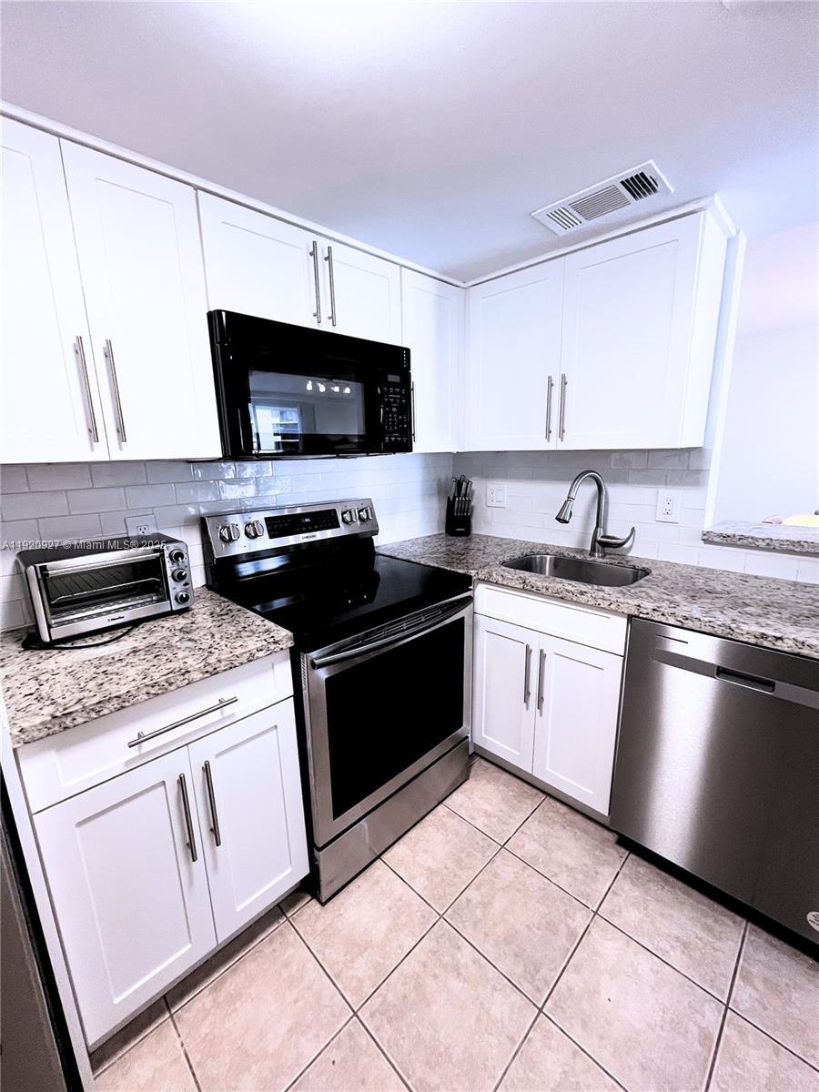 770 Claughton Island Dr #1405, Miami FL 33131
