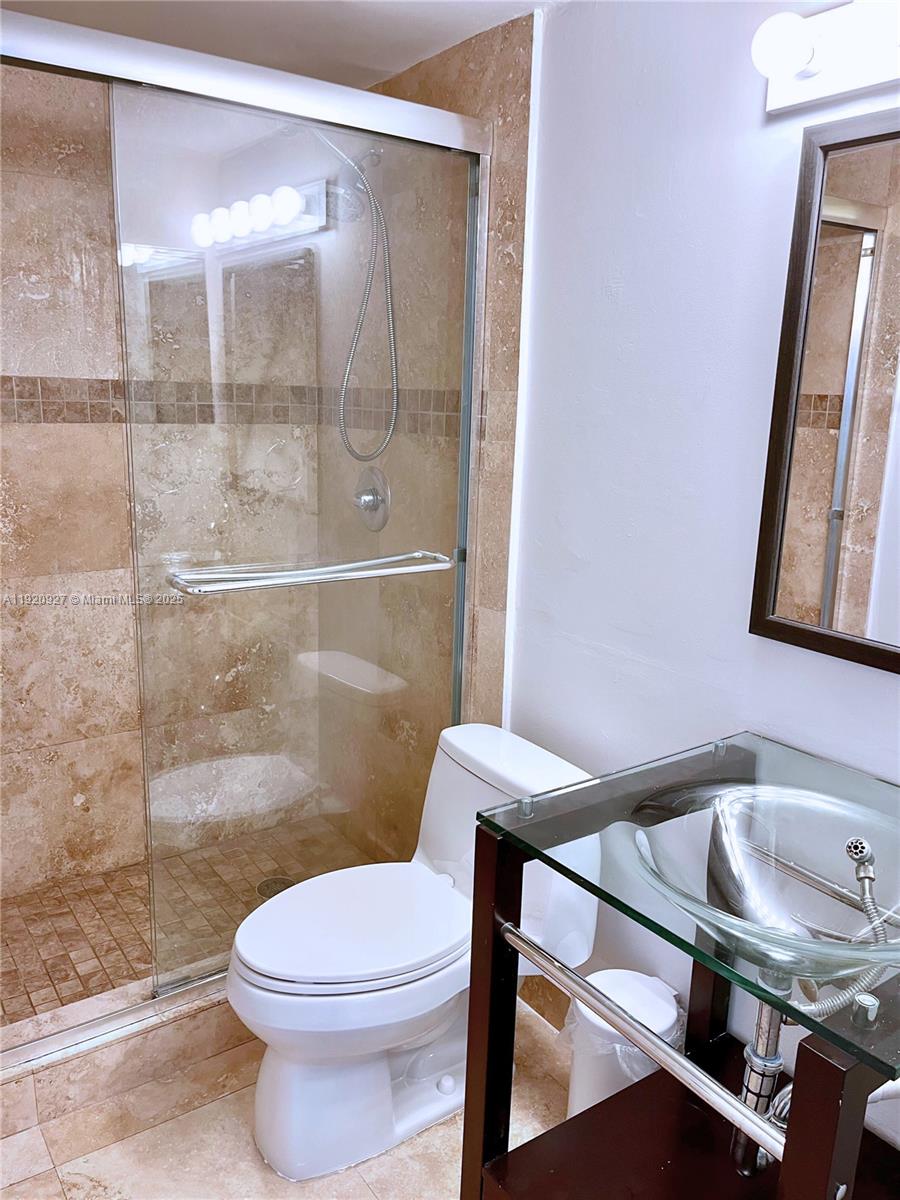 770 Claughton Island Dr #1405, Miami FL 33131