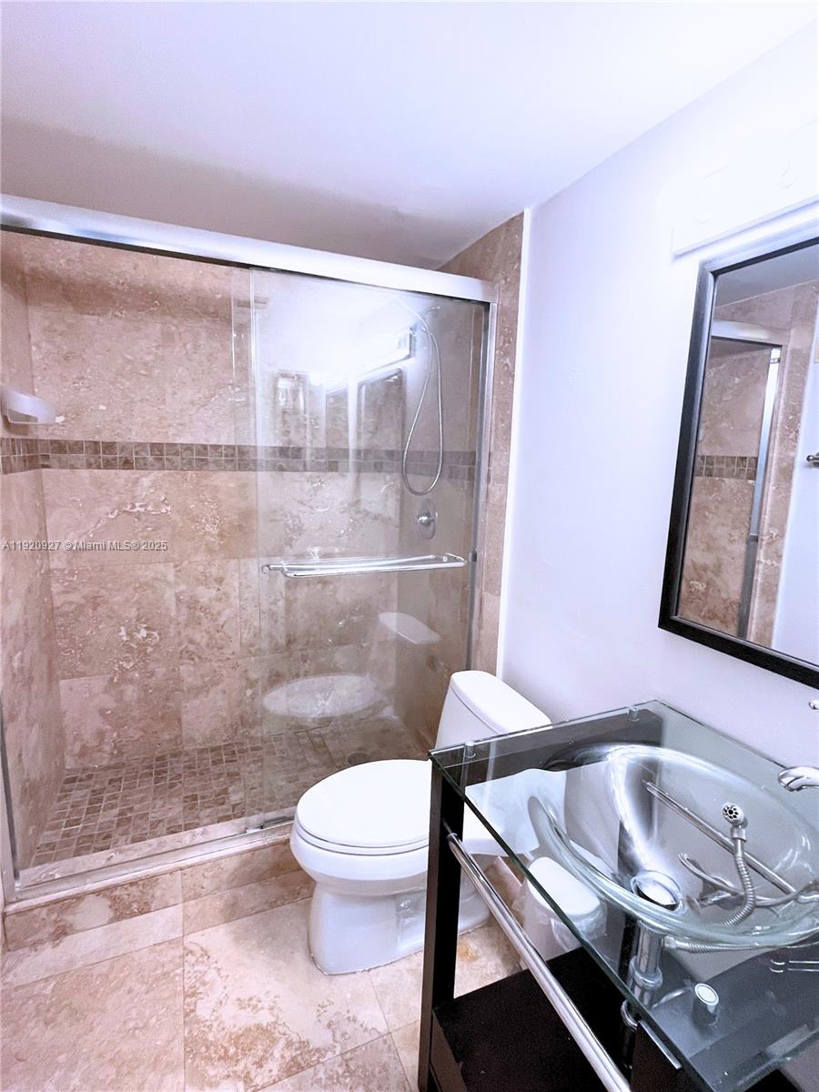 770 Claughton Island Dr #1405, Miami FL 33131