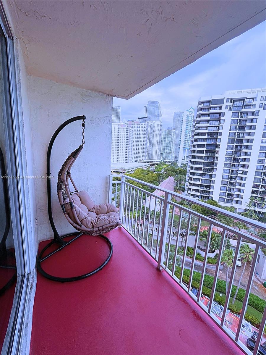 770 Claughton Island Dr #1405, Miami FL 33131