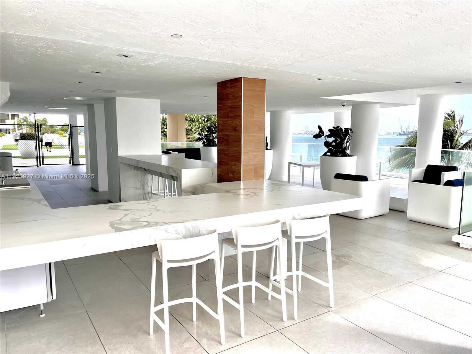 770 Claughton Island Dr #1405, Miami FL 33131