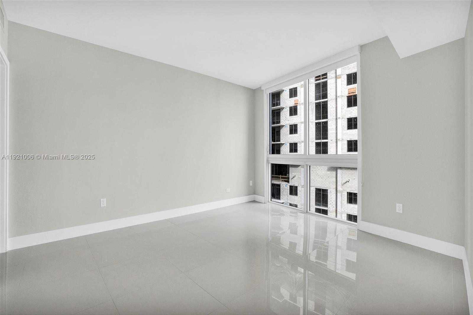 1010 SW 2nd Ave #1004, Miami FL 33130