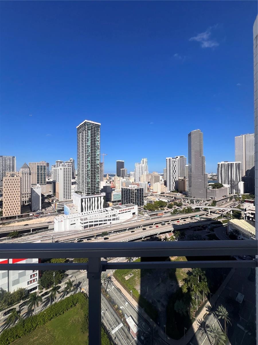 90 SW 3rd St #2605, Miami FL 33130
