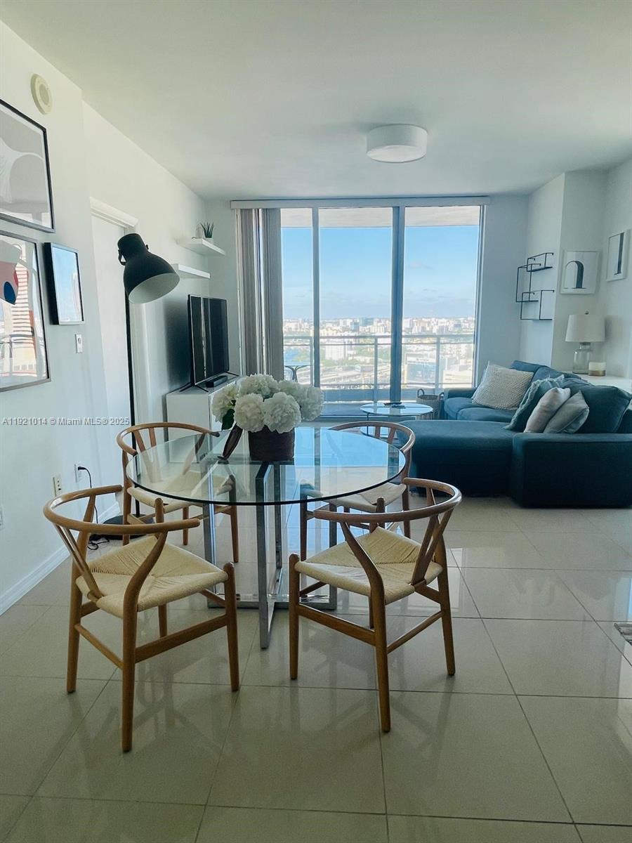 90 SW 3rd St #2605, Miami FL 33130