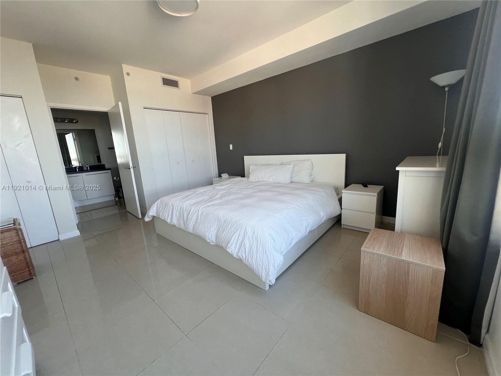 90 SW 3rd St #2605, Miami FL 33130