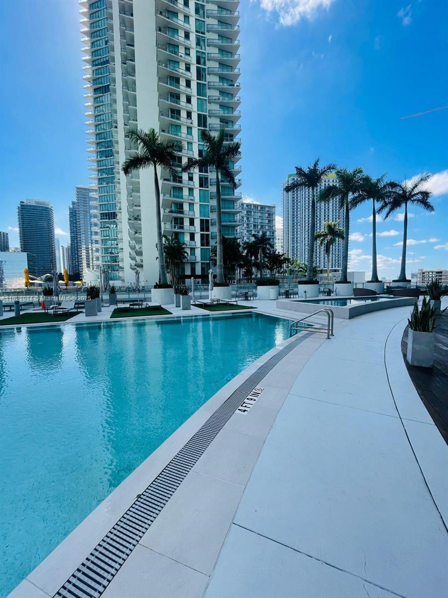 90 SW 3rd St #2605, Miami FL 33130