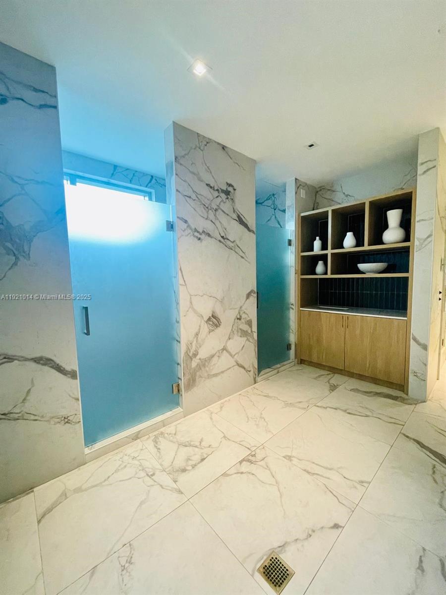90 SW 3rd St #2605, Miami FL 33130