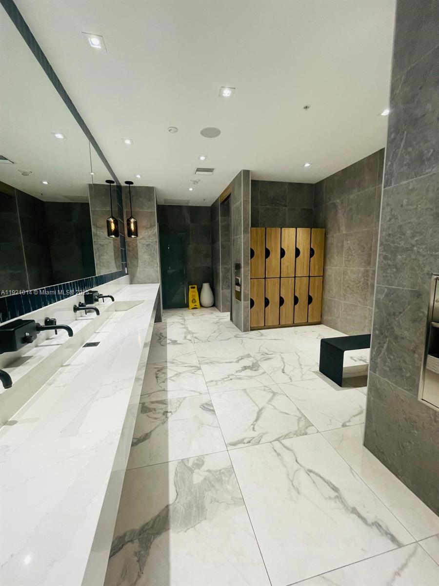 90 SW 3rd St #2605, Miami FL 33130