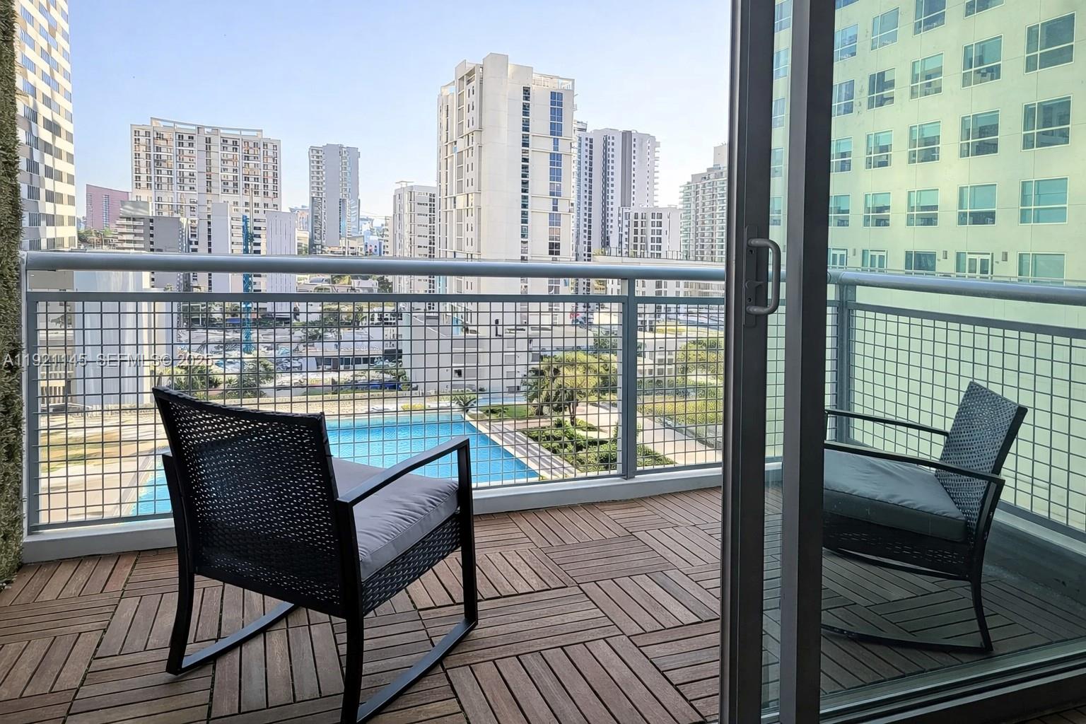690 SW 1st Ct #1423, Miami FL 33130