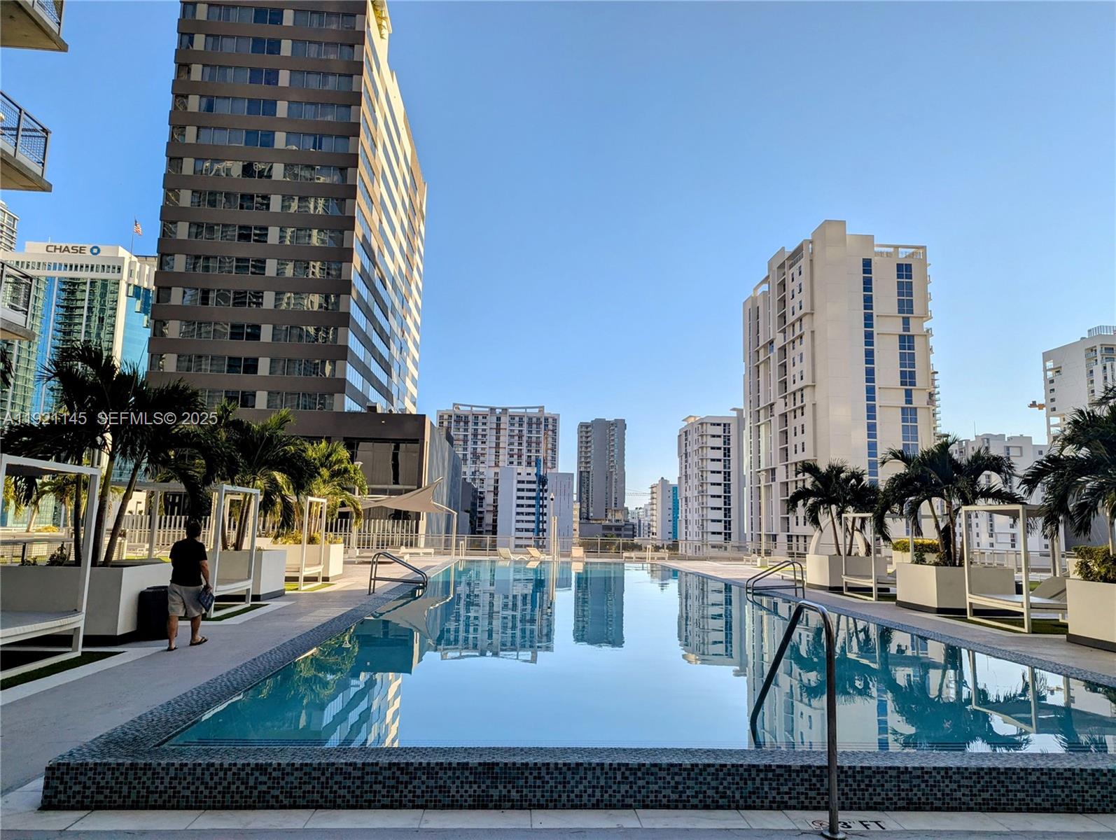 690 SW 1st Ct #1423, Miami FL 33130
