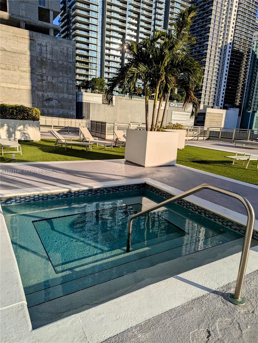 690 SW 1st Ct #1423, Miami FL 33130