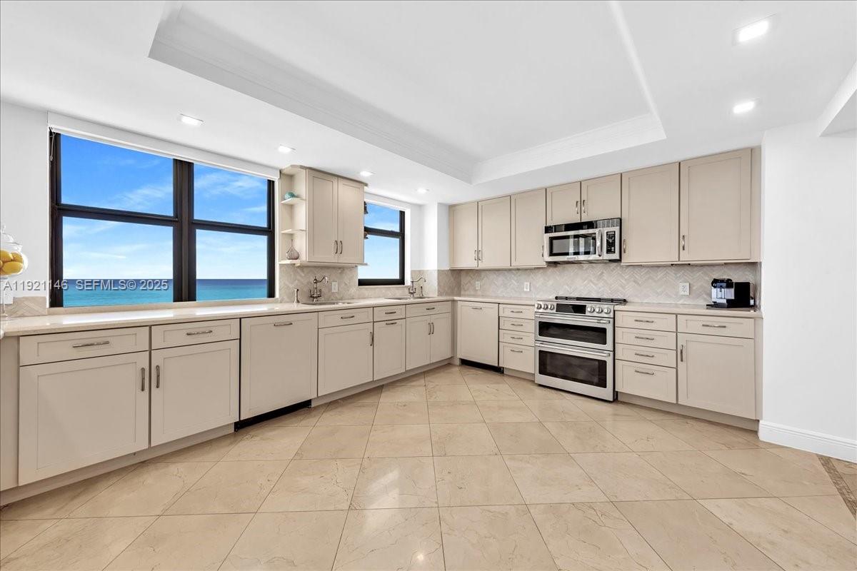 9801 Collins Ave #11A, Bal Harbour FL 33154