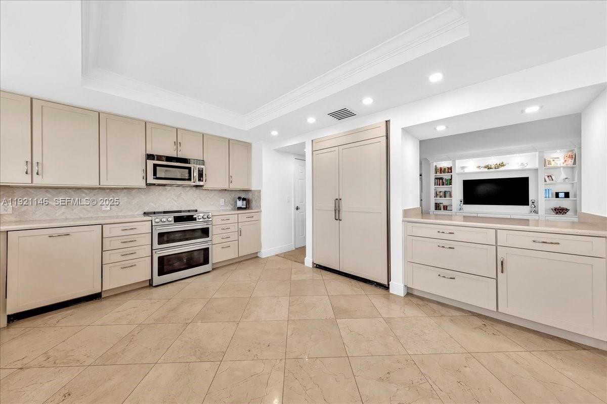 9801 Collins Ave #11A, Bal Harbour FL 33154