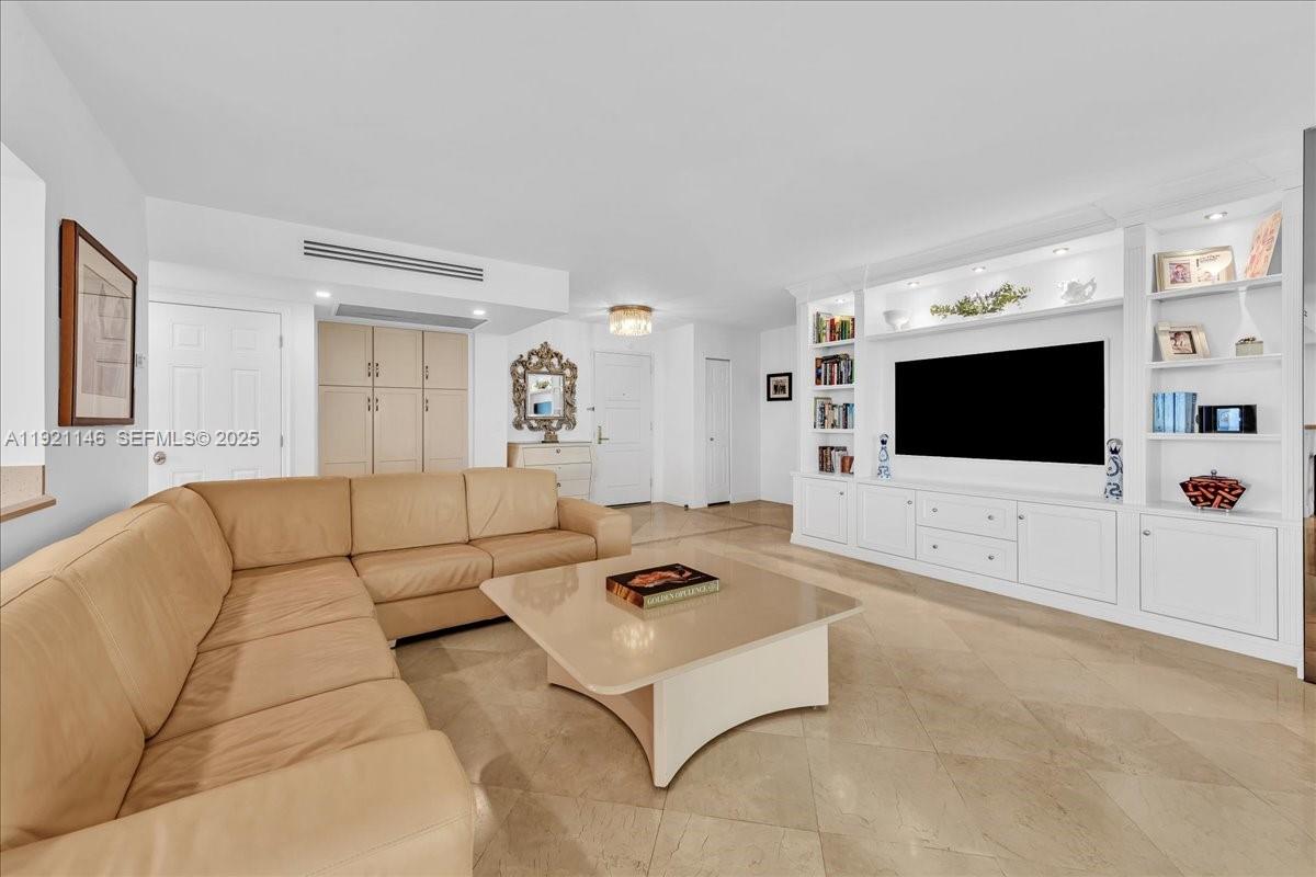 9801 Collins Ave #11A, Bal Harbour FL 33154