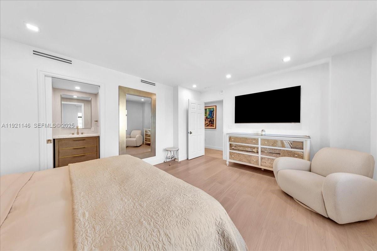 9801 Collins Ave #11A, Bal Harbour FL 33154