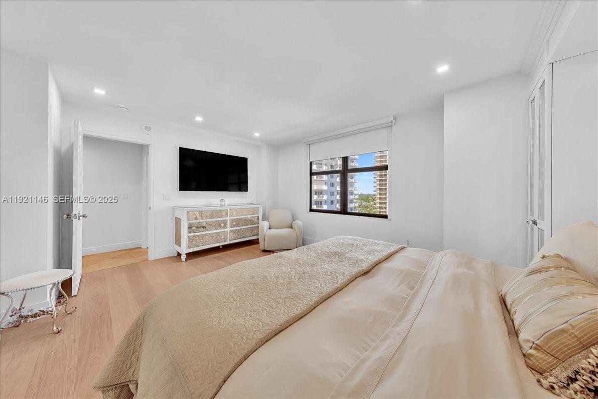 9801 Collins Ave #11A, Bal Harbour FL 33154